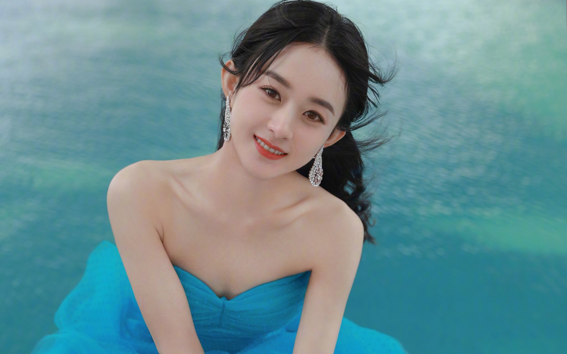 字母哥表示专注防守才能赢得系列赛,字母哥持球进攻