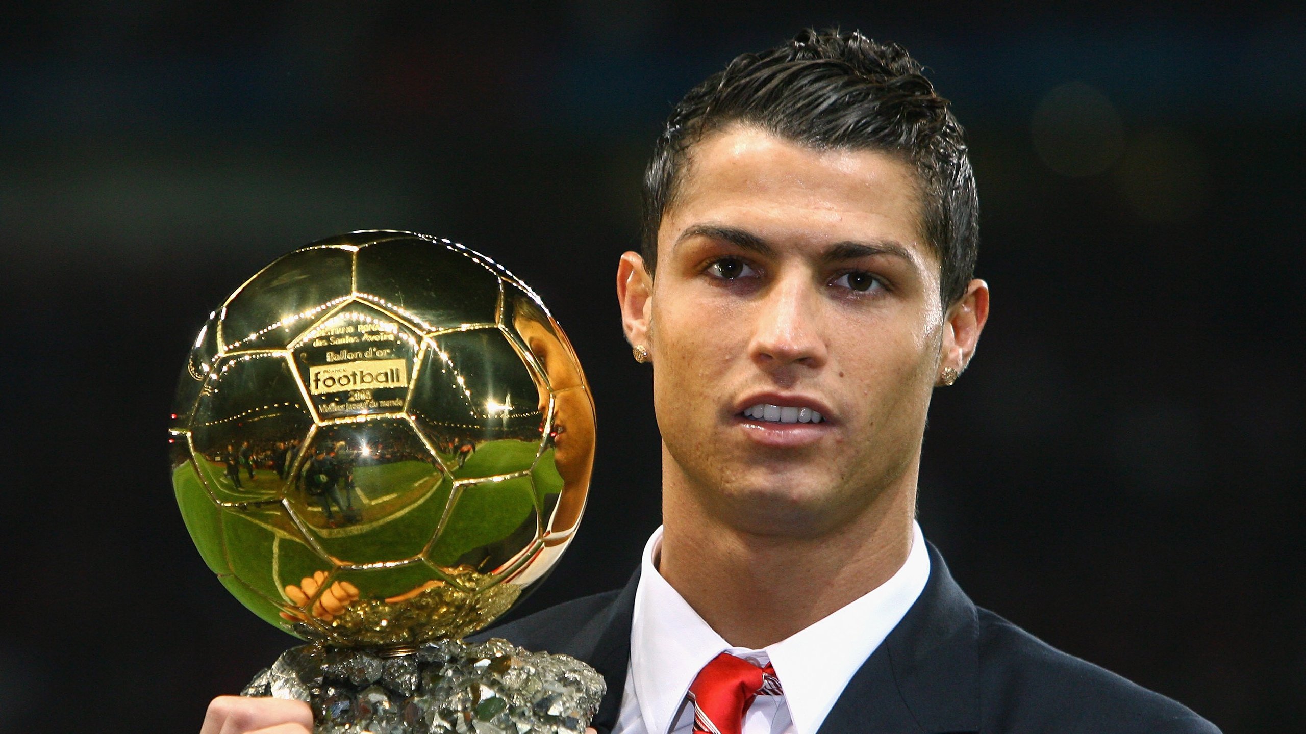 开云体育在线-哈兰德连场爆发后上演尬舞，瓜帅盛赞其已达梅西C罗级别，哈兰德足球视频